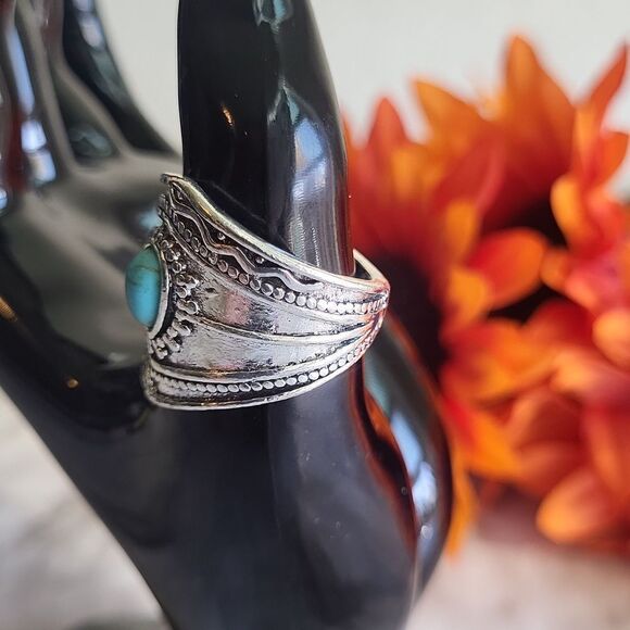 Irregular Band Ring Inlaid with Artificial Turquoise Decorative Bohemian Ring - Picture 7 of 12